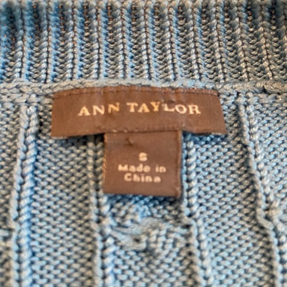 ✨Ann Taylor Turquoise Sweater✨ - Picture 5 of 7